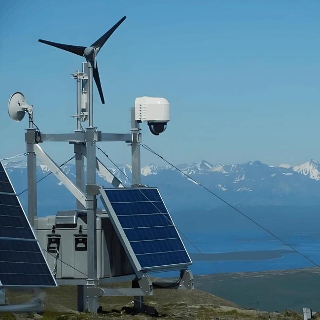 Sistema IoT alimentato da energia ibrida eolico-solare per il monitoraggio in tempo reale delle condotte idriche