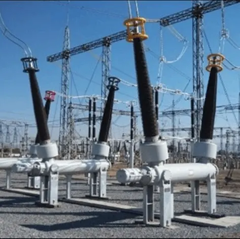 Dead Tank Circuit Breaker Optimization: 3D Simulation-Driven Voltage Balancing and Electric Field Safety Control.