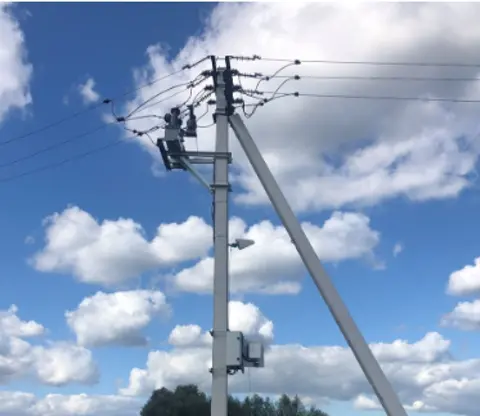 Mise à niveau du réseau DTEK : Étude de cas ukrainienne sur le fonctionnement de l'automatique intelligent 10kV Rockwill dans un environnement extrêmement froid de -40°C