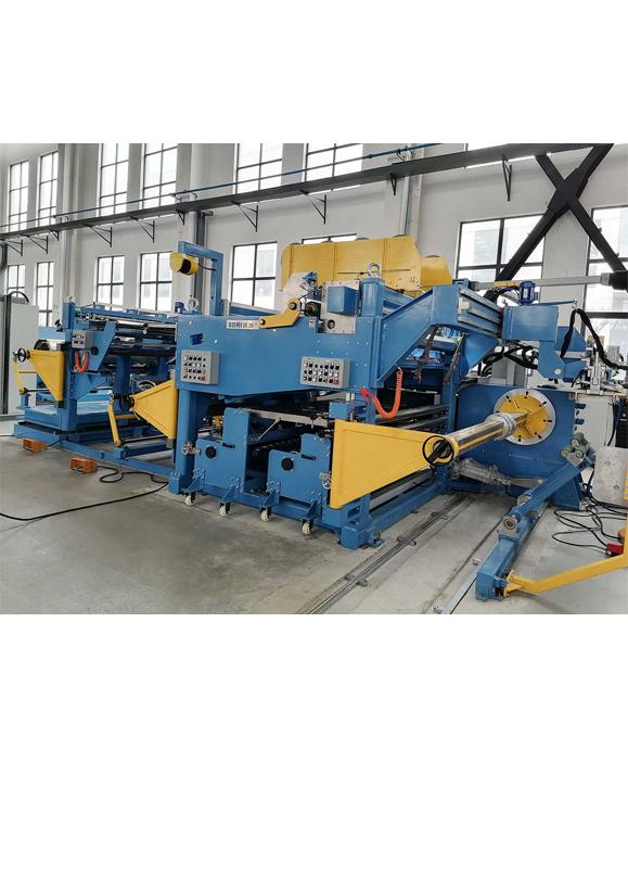 Foil winding machine