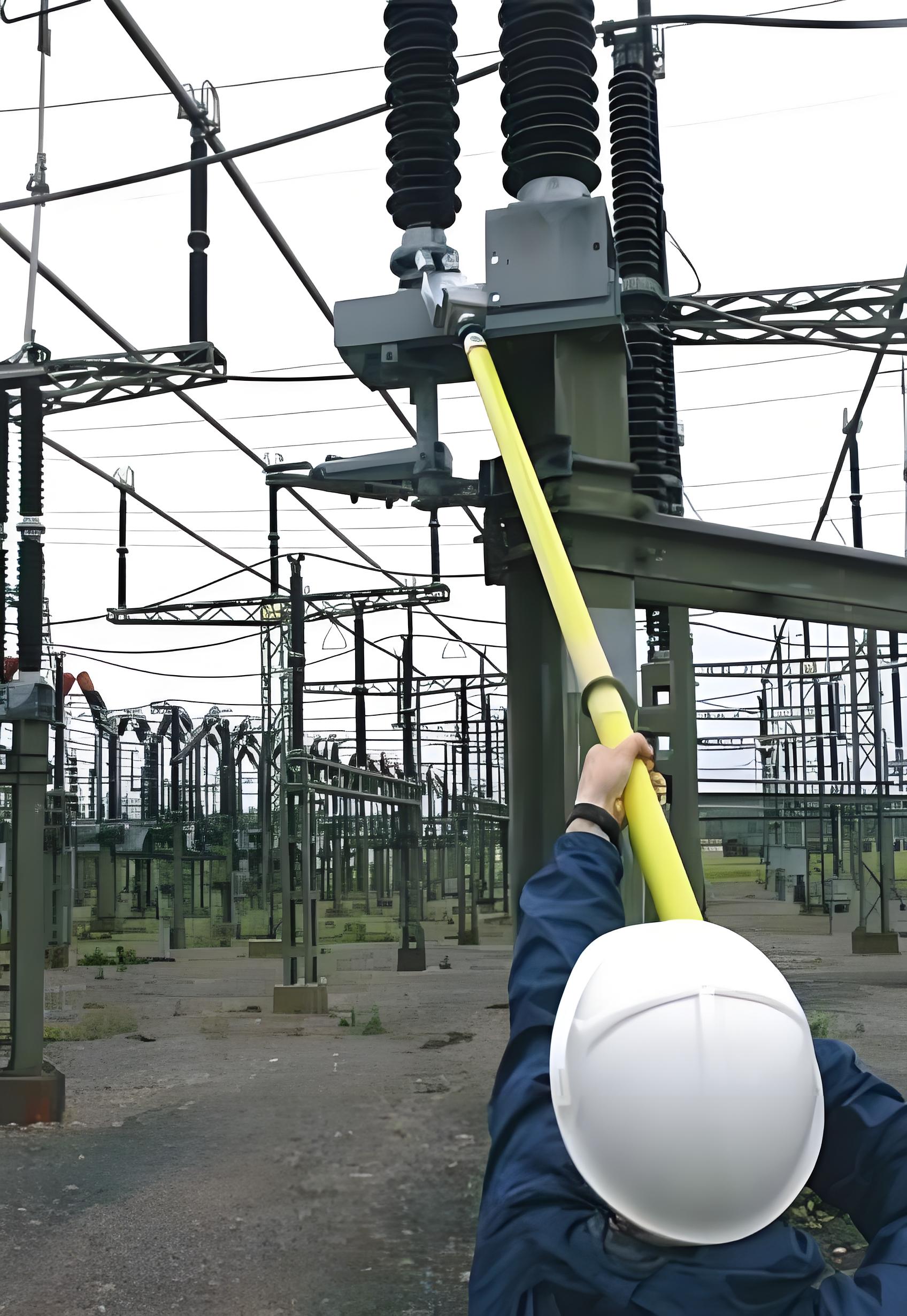 Test equipments for AIS high voltage disconnector switch insulators cracks and life
