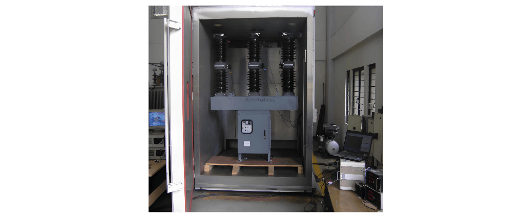 Behaviour of Outdoor Vacuum Circuit breakers Under Simulated Environments