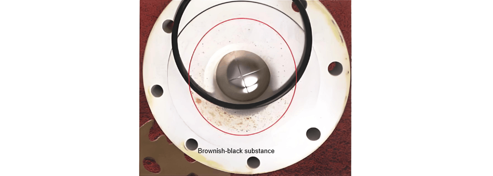 500kV SF₆ tank circuit breaker insulation pull rod discharge fault cause analysis and treatment