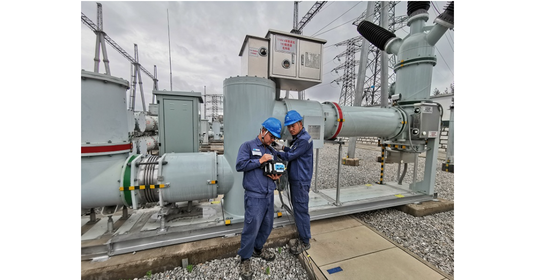 According to the IEEE C37.122 standard, what are the routine tests for high-voltage gas-insulated substations (GIS)?