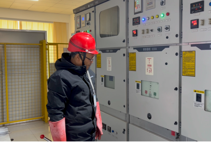 What is the current application status and development trend of medium-voltage switchgear?