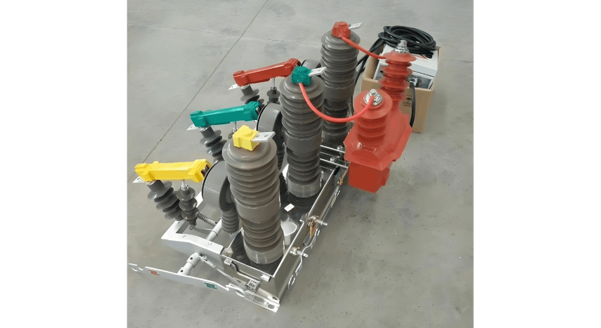 Key Factors for Selecting Low-Voltage Circuit Breakers: Current Rating, Trip Characteristics & Environmental Adaptability