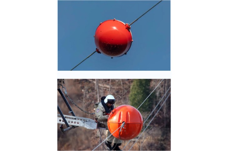 Aviation Warning Spheres.jpg Aviation Warning Spheres.jpg