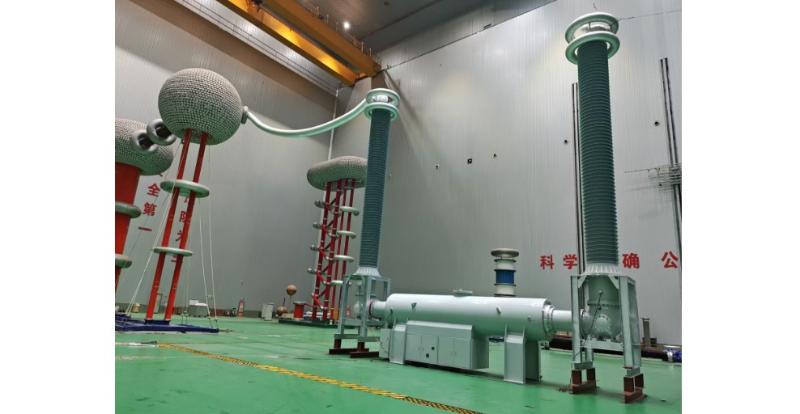 Photograph of the 800 kV 80 kA Circuit Breaker Prototype.jpg Photograph of the 800 kV 80 kA Circuit Breaker Prototype.jpg