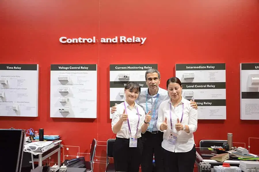 GEYA-with-customer-10.jpg GEYA-with-customer-10.jpg