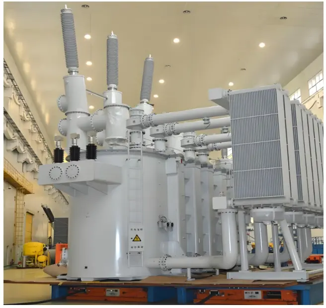 Three-phase gas-insulated transformer for substations