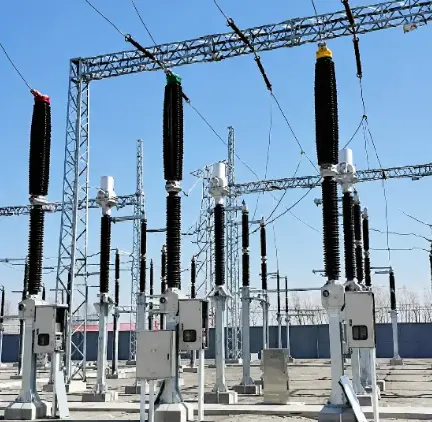 Outdoor self-energy power SF6 circuit breaker On‑site Operation Photos